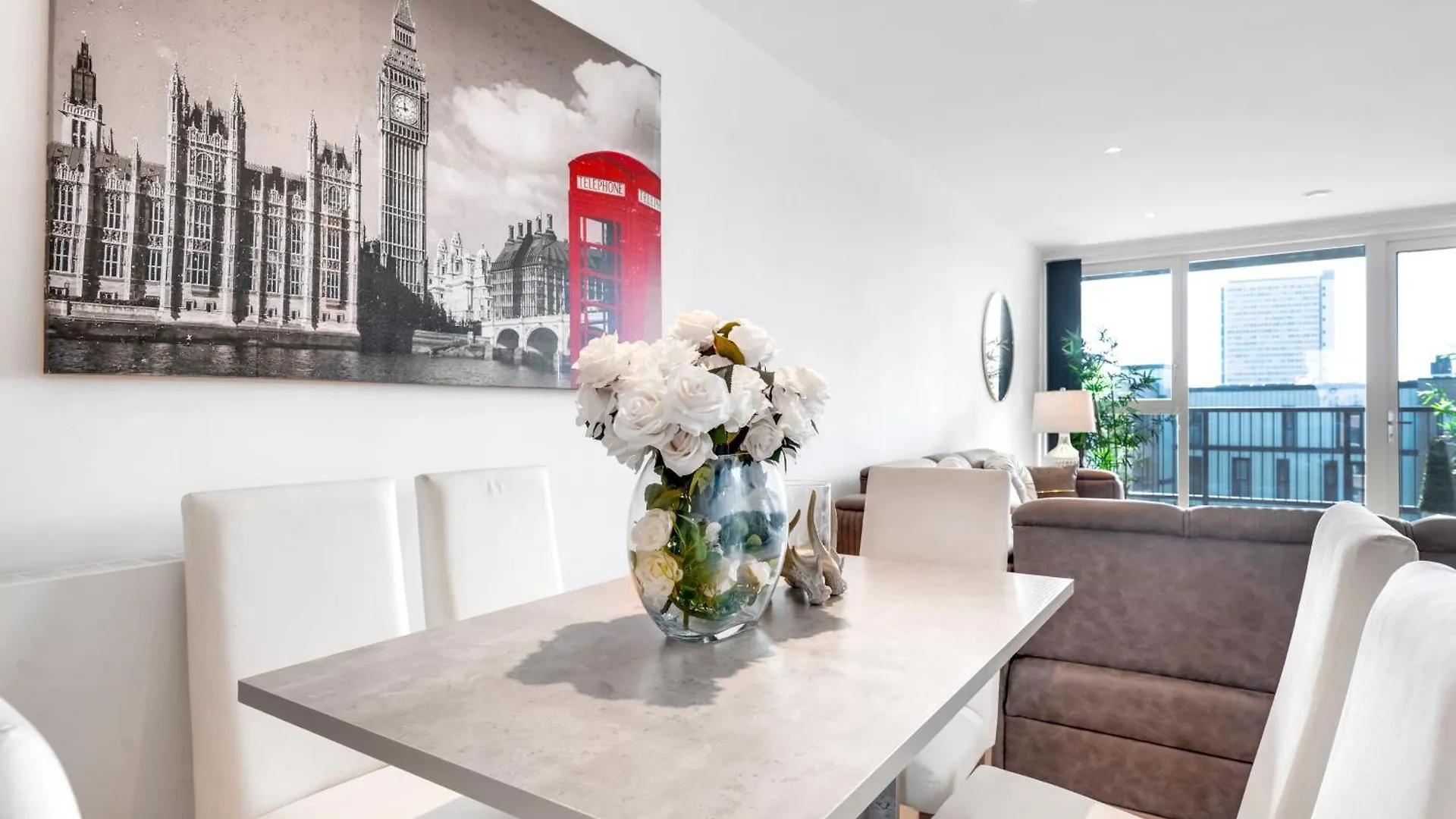 Luxe Riverside 3 Bed, 2 Bath En-Suite, Balcony Views With Great Transport Links In London - Perfect For Long Stays United Kingdom